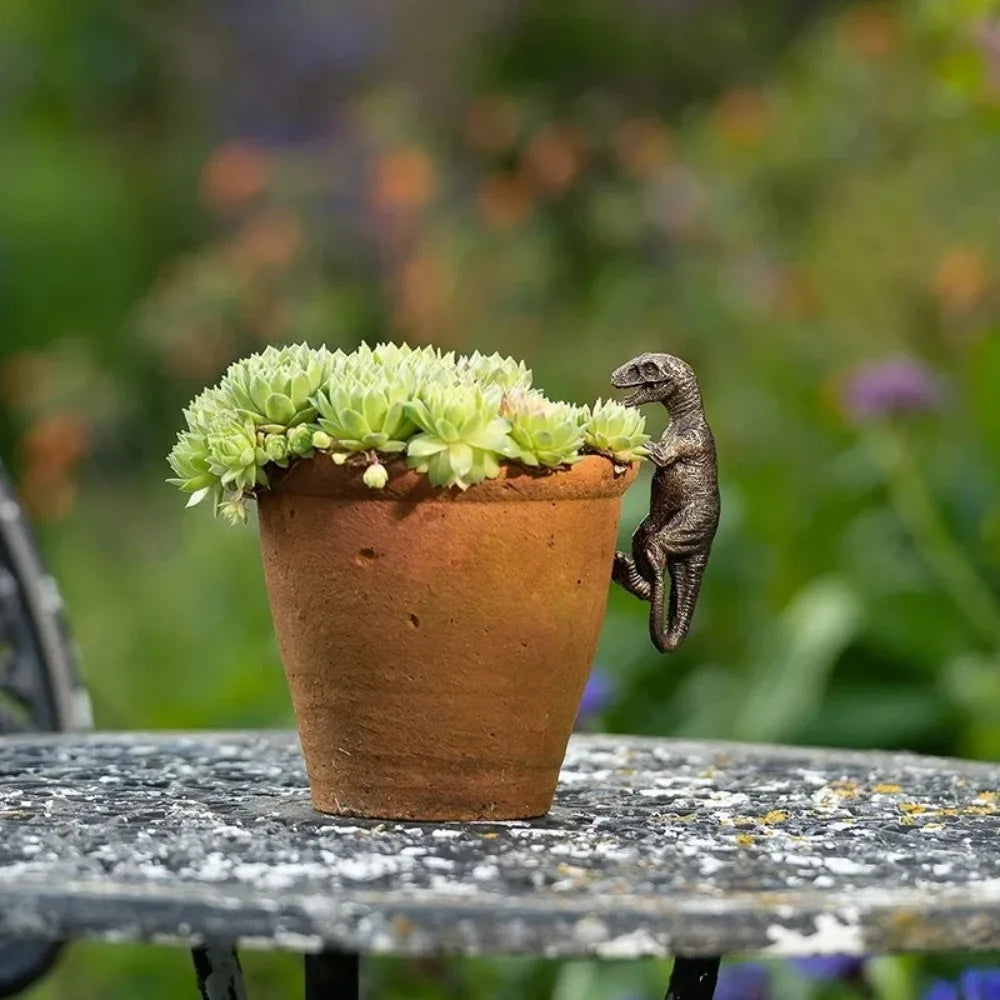 Planter Figurine, Gecko Hanging -