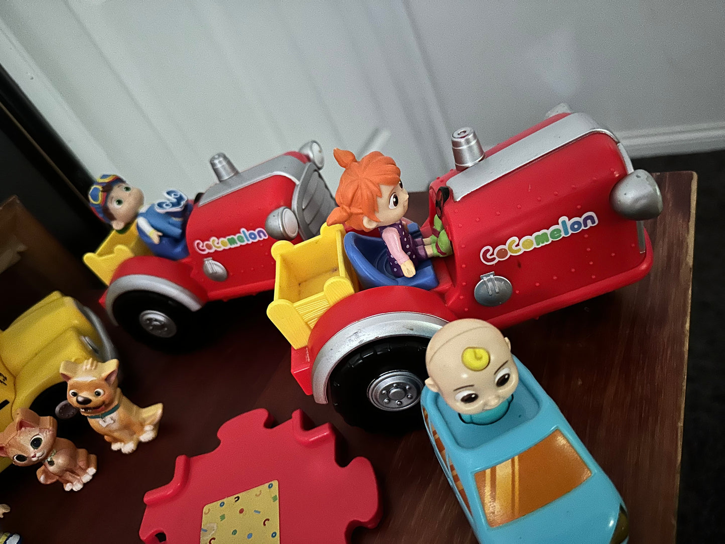 Cocomelon play set with extras