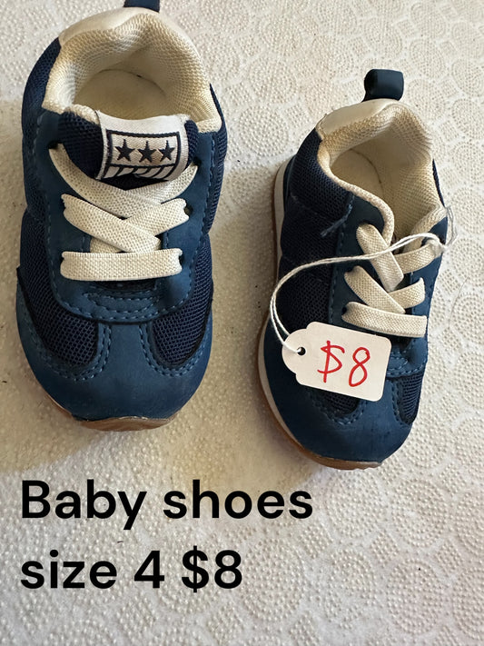 Baby shoes size 4