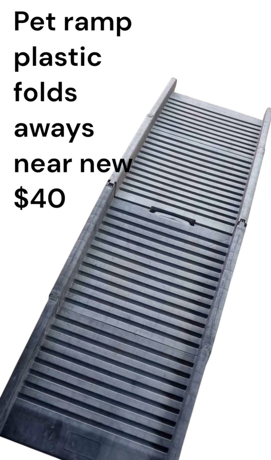 Plastic pet ramp